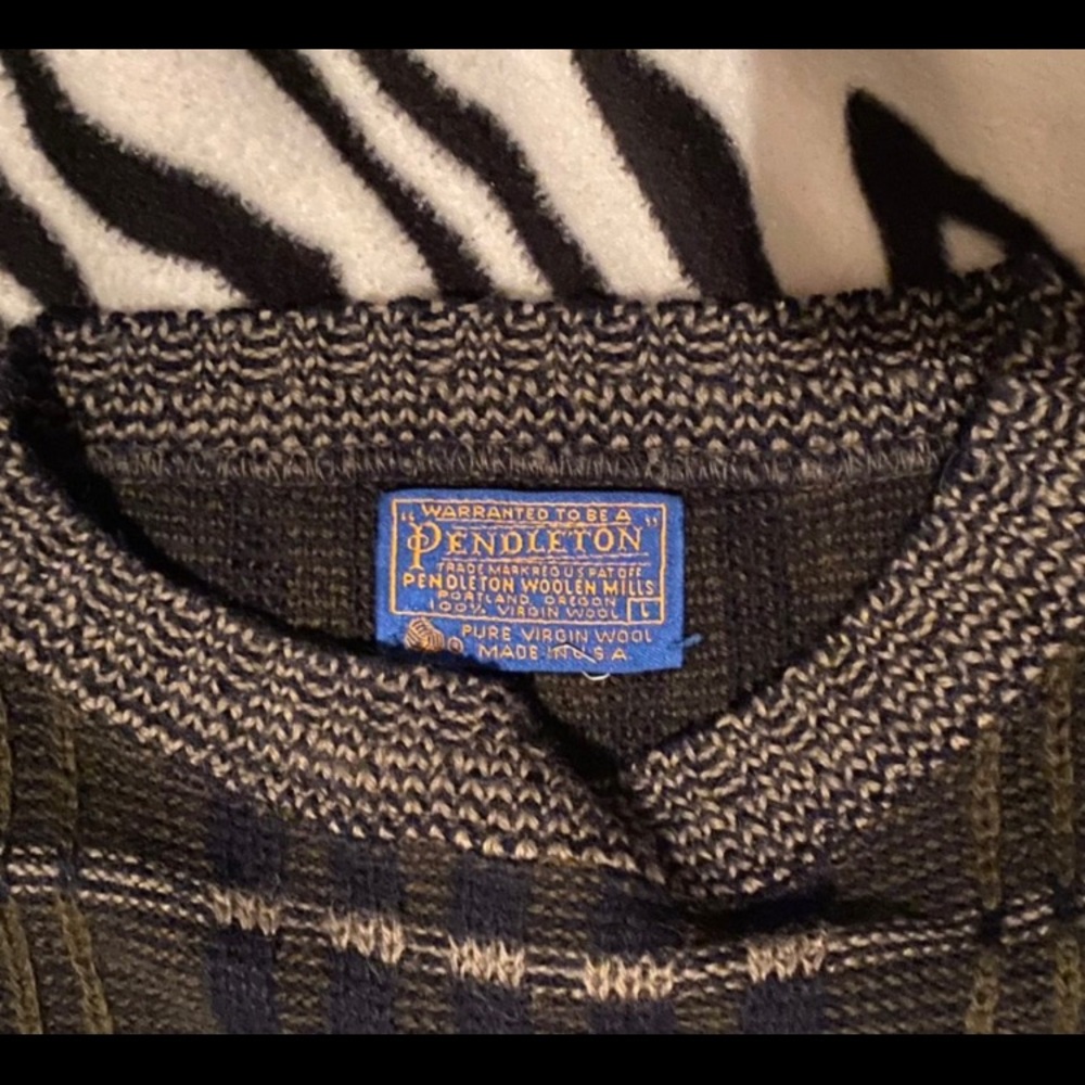 Pendleton Sweater - Picture 2 of 3
